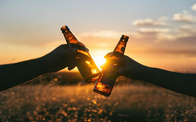 8 Health Benefits of Drinking Beer Daily